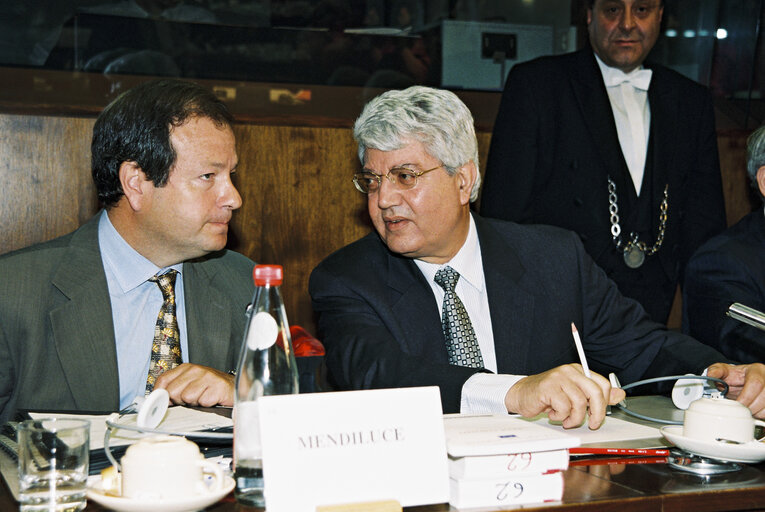 Fotografia 7: Visit of Israeli Foreign Minister David LEVY to the EP in Brussels - Exchange of views with AFET Committee