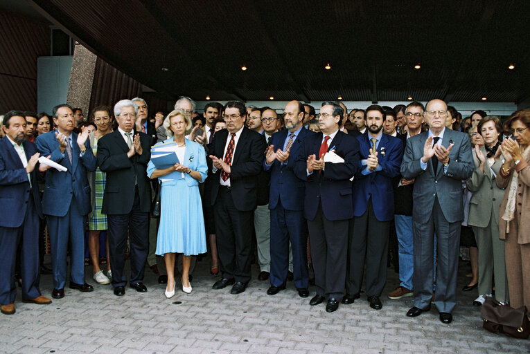 Photo 20 : Plenary session in Strasbourg - Tribute to  Miguel Angel BLANCO who was assassinated in the Basque Country on July 12.