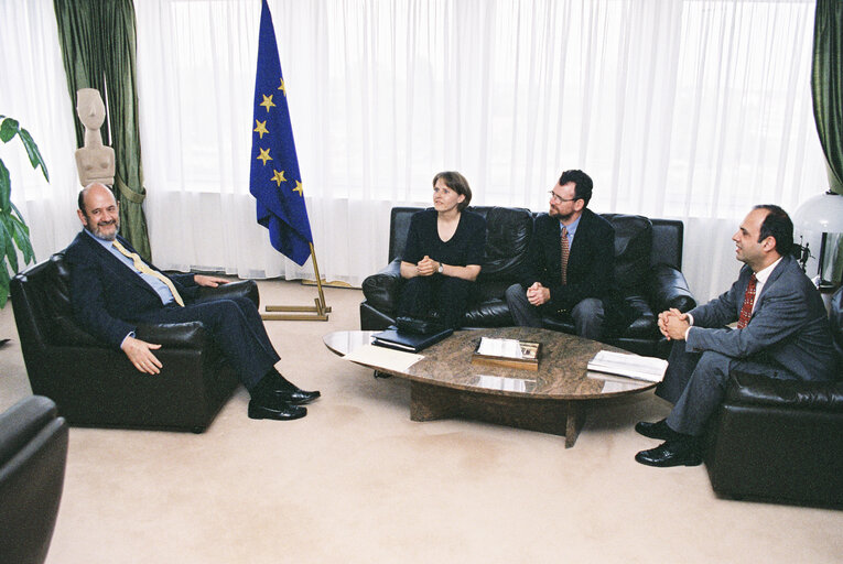 Foto 10: EP President meets with MEPs Heidi HAUTALA and Tony A. CUNNINGHAM in Strasbourg