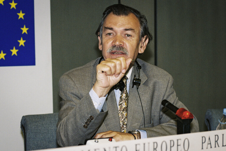 Fotogrāfija 14: Press conference onThe Ottawa Treaty, the Anti-Personnel Mine Ban Convention, or often simply referred to as the Mine Ban Treaty.