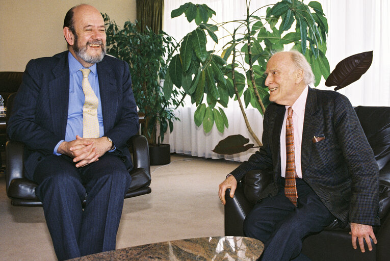 Fotografi 2: Visit of Lord Yehudi MENUHIN at the European Parliament in Strasbourg