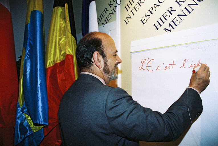 Photo 27 : Event for the launch of Euro currency