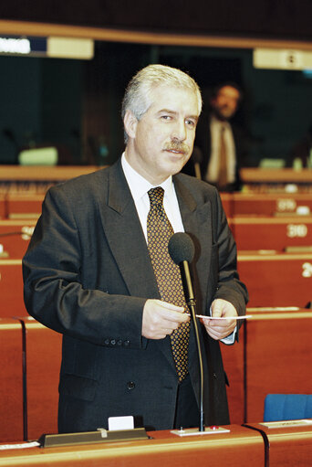 Photo 2: MEP Honorio NOVO speaks in plenary session in Strasbourg