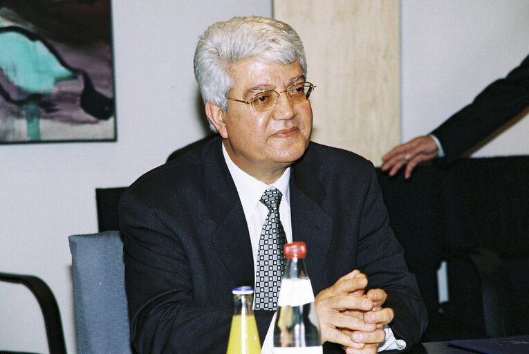 Fotografia 13: Visit of Israeli Foreign Minister David LEVY to the EP in Brussels - Meeting with EP President