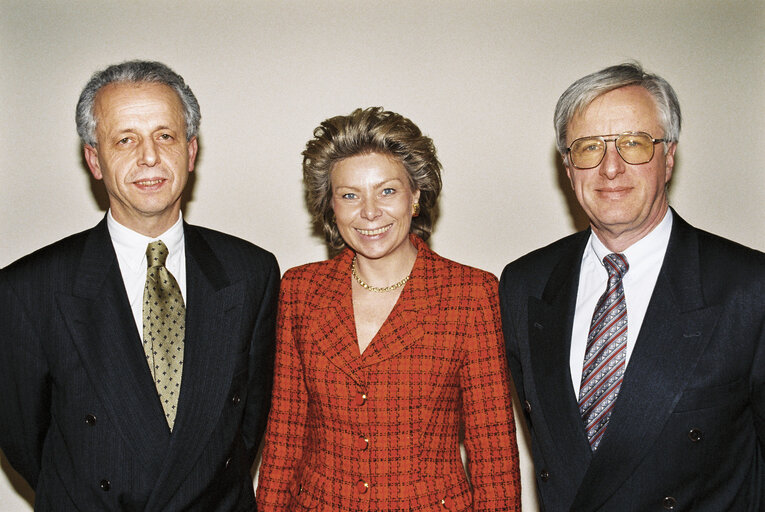 Fotogrāfija 2: MEPs Viviane REDING and Hartmut NASSAUER at the European Parliament in Brussels