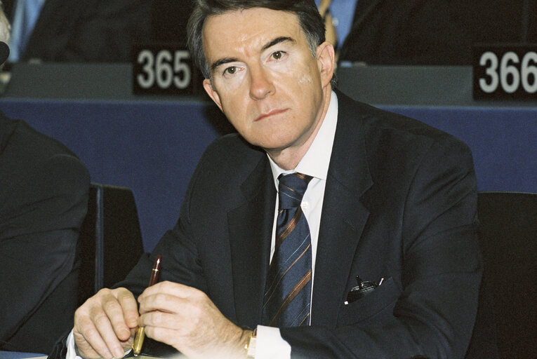 Fotogrāfija 5: Commissioner Peter MANDELSON in Plenary Session at the European Parliament in Strasbourg