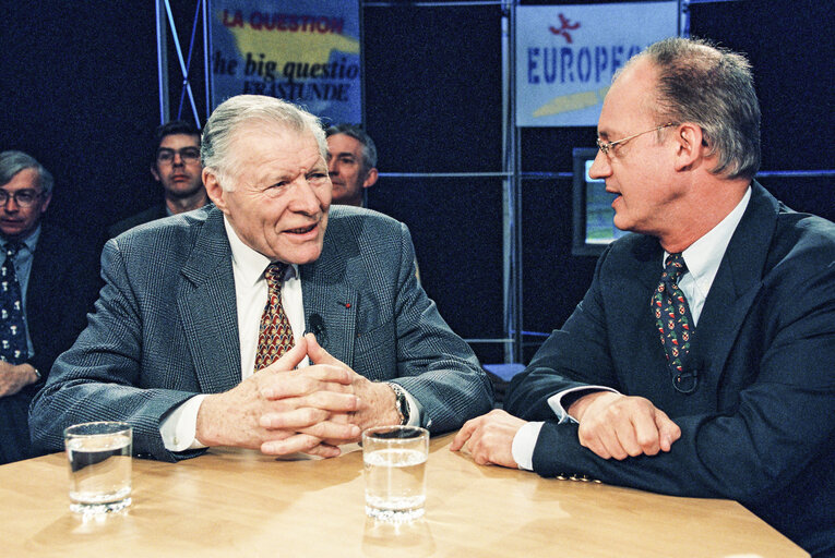 Fotogrāfija 28: MEP Christian E.A. CABROL takes part in the France 3 TV broadcast Europeos in Strasbourg