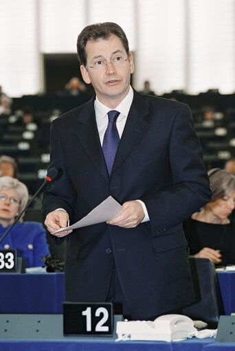 Photo 2: MEP Graham WATSON in Plenary Session at the European Parliament in Strasbourg