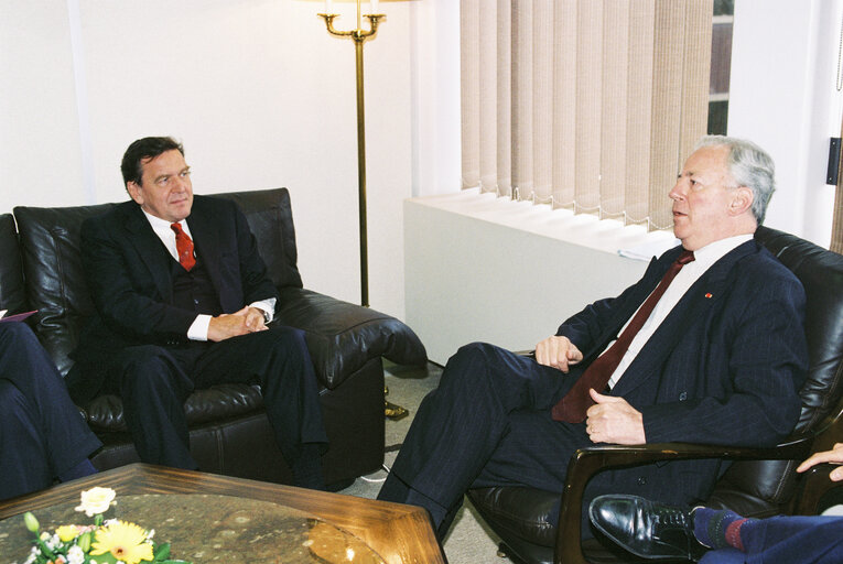 Снимка 3: The Speaker of the German Bundesrat meets with EC President at the EP in Strasbourg