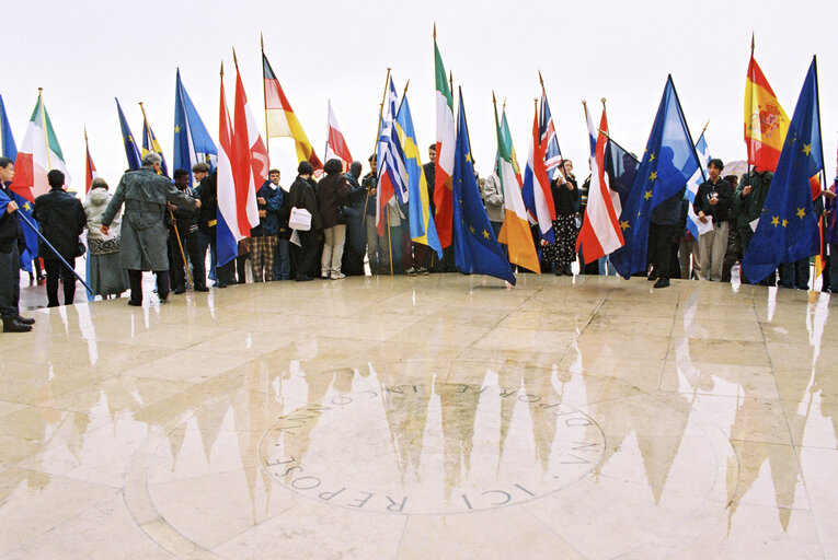 Foto 3: National ceremony of remembrance at the Deportation Memorial by the concentration camp, KL-Natzweiler in Struthof