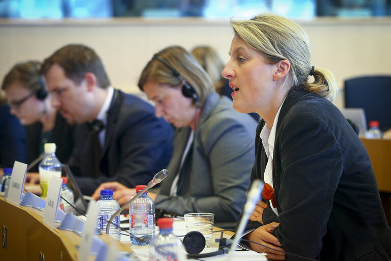 Foto 26: Hearing of Commissioner-designate for Justice, Consumers and Gender Equality - IMCO - JURI - LIBE - FEMM