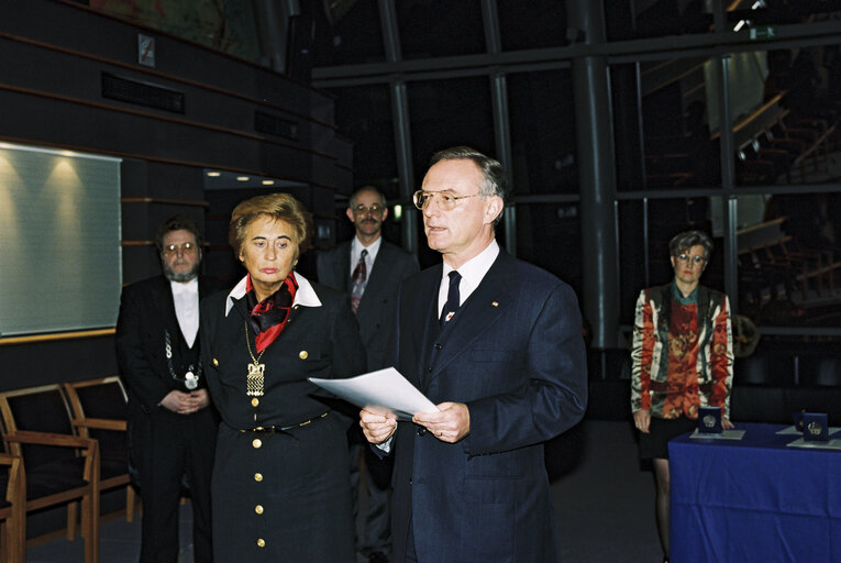 Nuotrauka 42: German MEPs are awarded the German 'Verdienstkreuz' (Merit Cross of the Federal Republic of Germany)