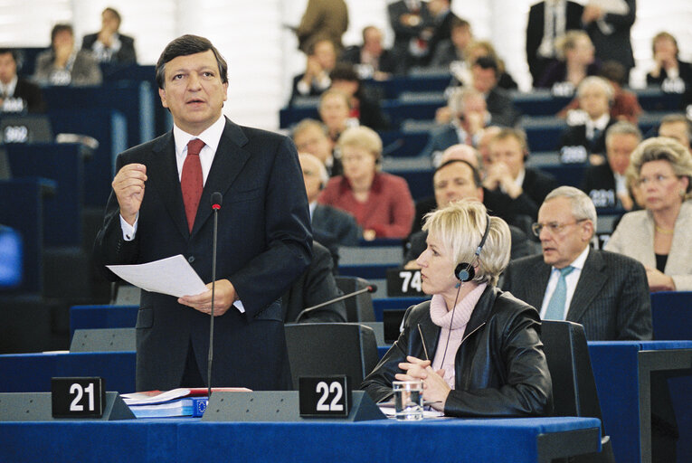 Fotogrāfija 7: Jose Manuel BARROSO - EC President in Plenary Session at the European Parliament in Strasbourg