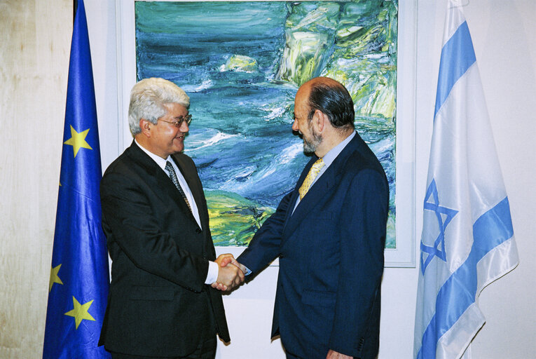 Fotografia 12: Visit of Israeli Foreign Minister David LEVY to the EP in Brussels - Meeting with EP President