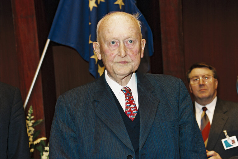 Φωτογραφία 16: 90th anniversary of Pierre PFLIMLIN, Former EP President