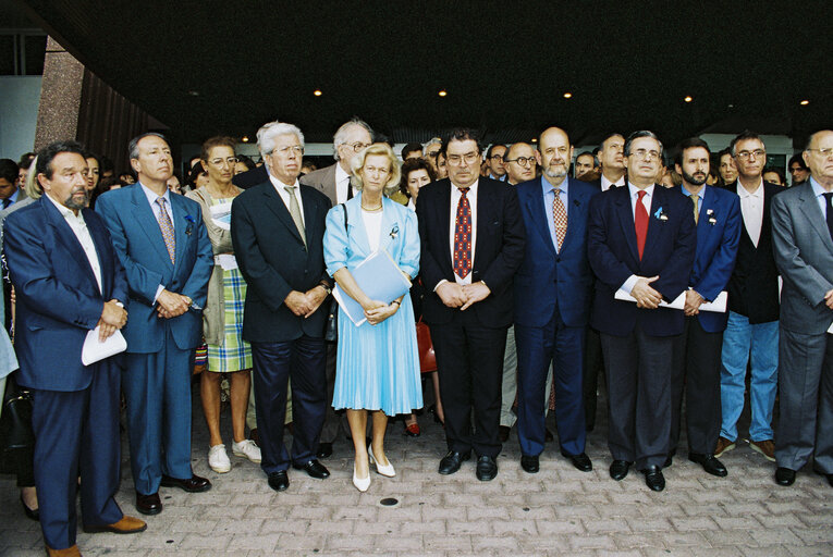 Photo 16 : Plenary session in Strasbourg - Tribute to  Miguel Angel BLANCO who was assassinated in the Basque Country on July 12.