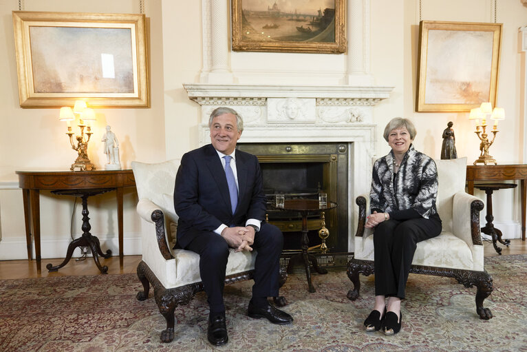 Valokuva 12: Visit of the President of the European Parliament to London - Antonio TAJANI - EP President meets with Teresa MAY - Prime Minister of the United Kingdom at 10 Downing street