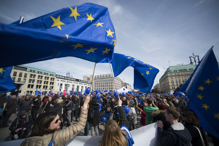 Fotografia 12: 60th Anniversary of the Treaty of Rome celebrations - ' March for Europe in Berlin '