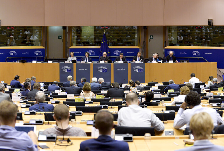 Fotografija 1: Committee on Economic and Monetary Affairs (ECON).Monetary Dialogue with Mario DRAGHI, President of the ECB