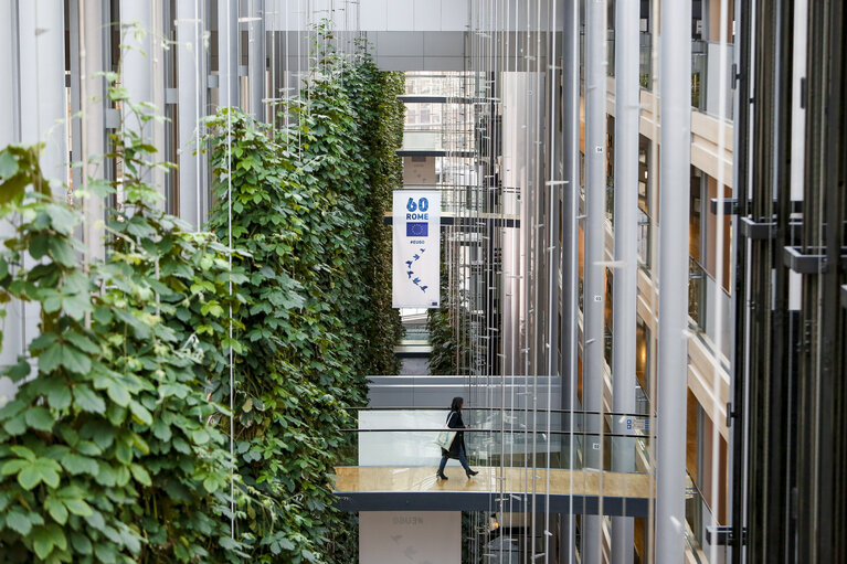 Photo 3: Banner for the 60th anniversary of the European Parliament in Strasbourg