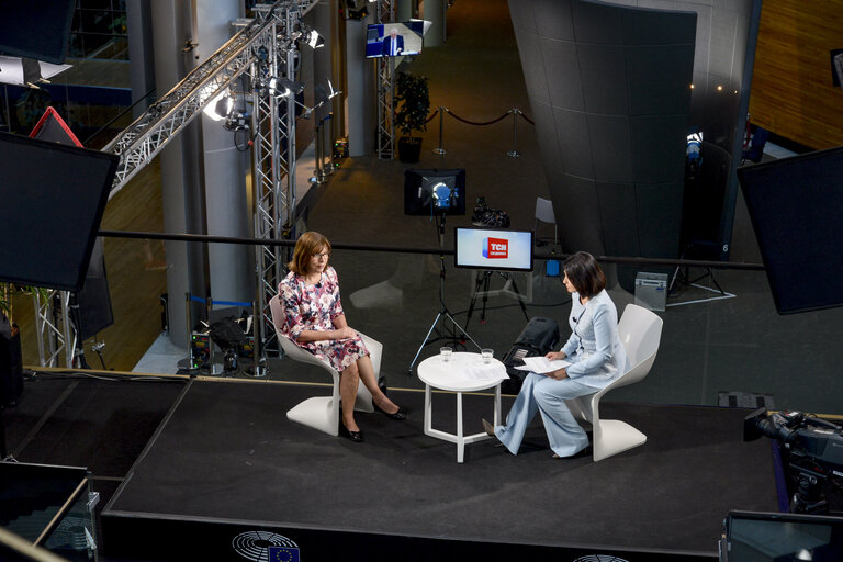 Live transmission set-up Staircase ' 1+1 ' Ukraine