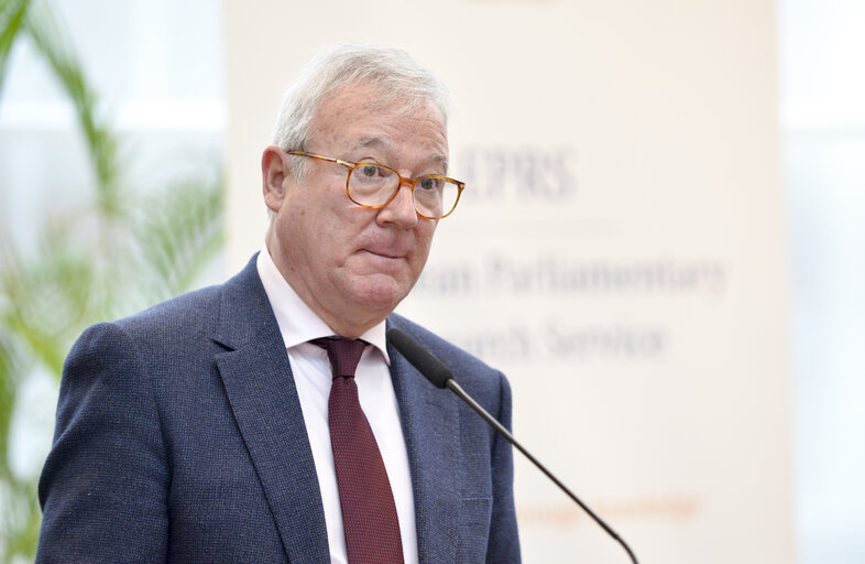 Fotó 18: EPRS EP - EUI History Roundtable : 25th anniversary of the Maastricht Treaty