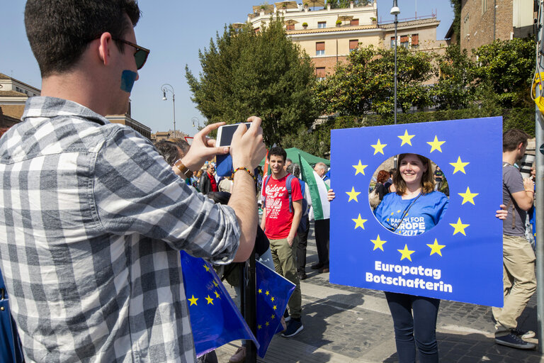 Fotografija 9: Celebrations of the 60th anniversary of the signing of the Treaties of Rome - Forum on the Future of Europe - ' March in Rome '