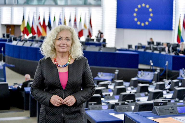 Photo 7 : Karin KADENBACH in the European Parliament in Strasbourg