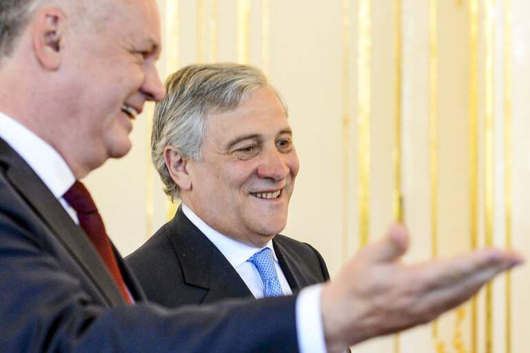 Foto 8: SLOVAKIA, Bratislava:  President of the European Parliament Antonio Tajani (R) and President of Slovak Republic Andrej Kiska (L) pose for a photo during their  bilateral meeting in Bratislava on April, 24.