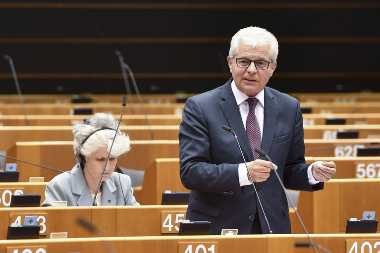 Foto 19: Plenary session - Week 17 2017 in Brussels - Joint debate - Discharge