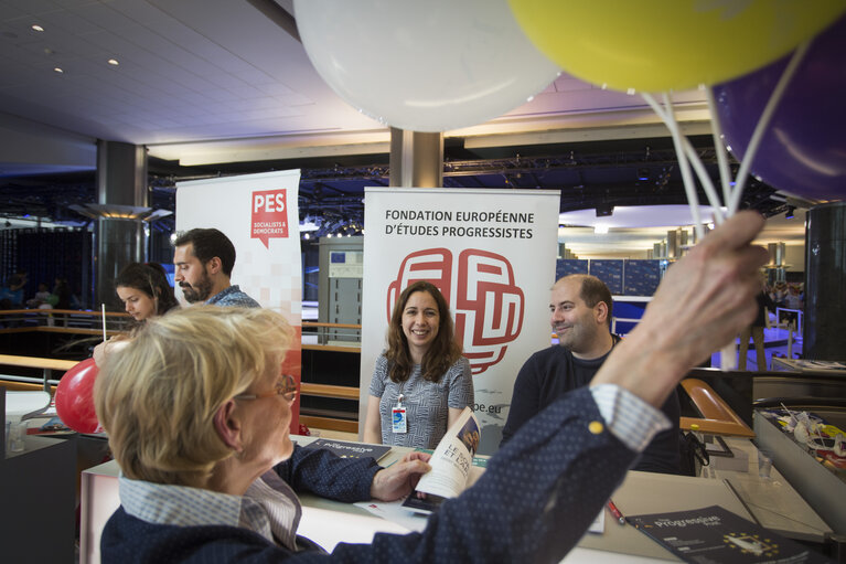 Foto 7: Open Day 2017 in Brussels - Stands political groups