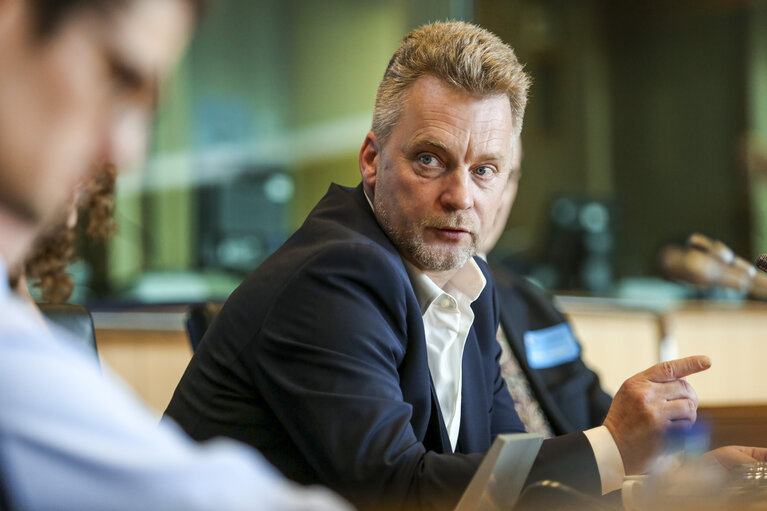 Privacy Platform ‘ Targeted Surveillance : can security and privacy be reconciled ? ’