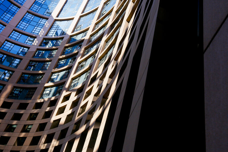 Photo 21: European Parliament - Architectural details