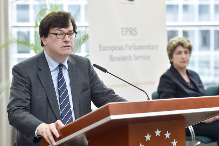 Снимка 10: EPRS roundtable discussion - European Social Pillar and EMU: Setting European priorities