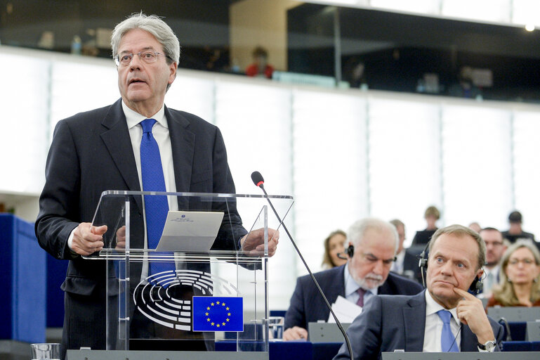 Снимка 13: Antonio TAJANI - EP President and Paolo GENTILONI, President of the Council of Ministers of the Italian Republic in plenary session Week 11 2017 in Strasbourg