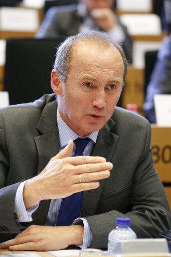 Fotografija 8: Hearing of Commissioner-designate for Euro and Social Dialogue   ECON - EMPL