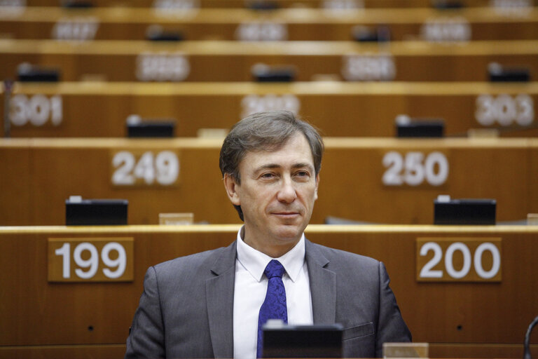 Fotografija 9: MEP Bernard MONOT at the European Parliament in Brussels