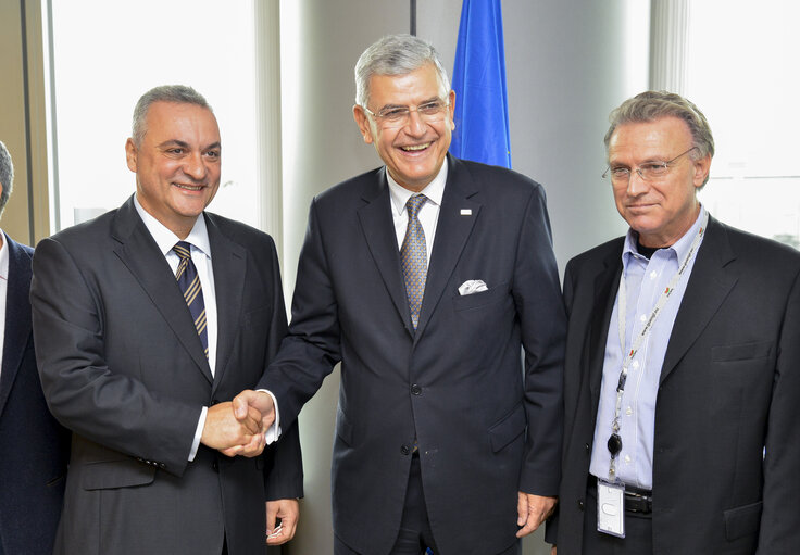 Foto 7: MEP Manolis KEFALOGIANNIS meets Volkan BOZKIR, minister for EU Affairs of Turkey