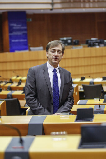 Fotografija 14: MEP Bernard MONOT at the European Parliament in Brussels