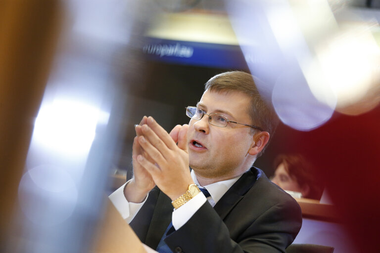 Fotografija 7: Hearing of Commissioner-designate for Euro and Social Dialogue   ECON - EMPL