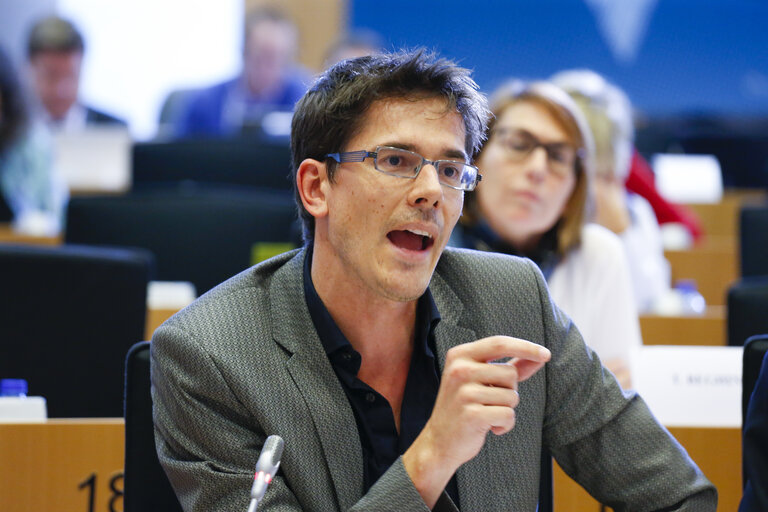 Fotografija 15: Hearing of Commissioner-designate for Euro and Social Dialogue   ECON - EMPL