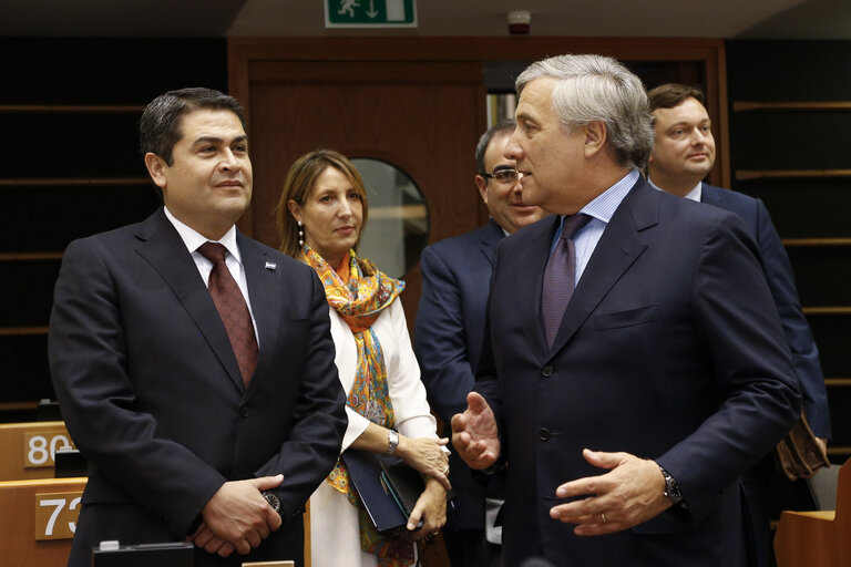 Valokuva 8: Visit of Juan Orlando HERNANDEZ, President of the Honduras to the European Parliament in Brussels