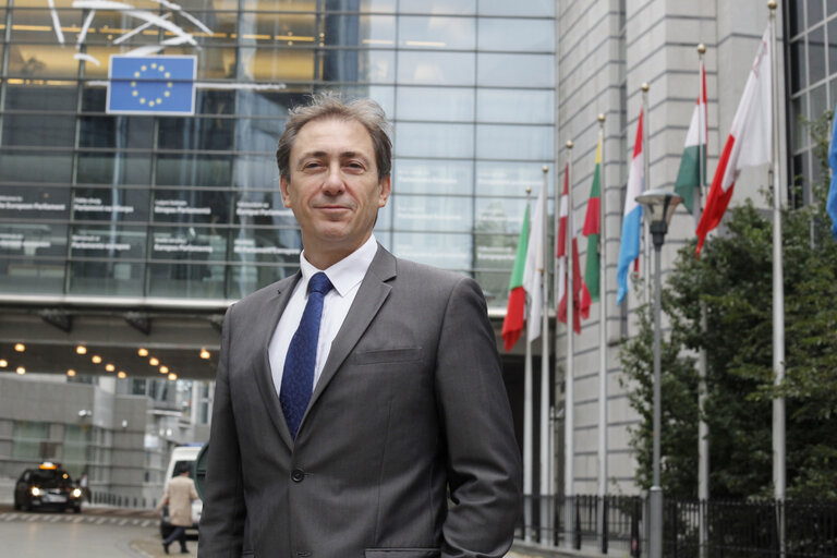 Fotografija 5: MEP Bernard MONOT at the European Parliament in Brussels