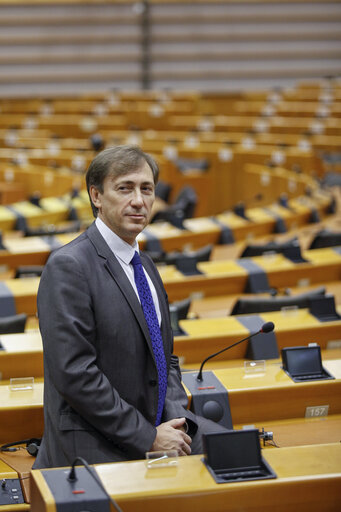 Fotografija 12: MEP Bernard MONOT at the European Parliament in Brussels