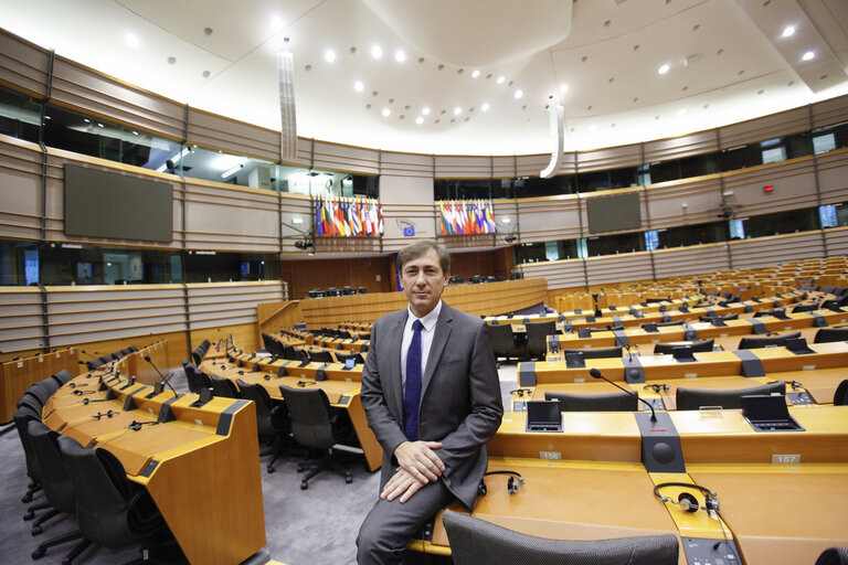 Fotografija 15: MEP Bernard MONOT at the European Parliament in Brussels