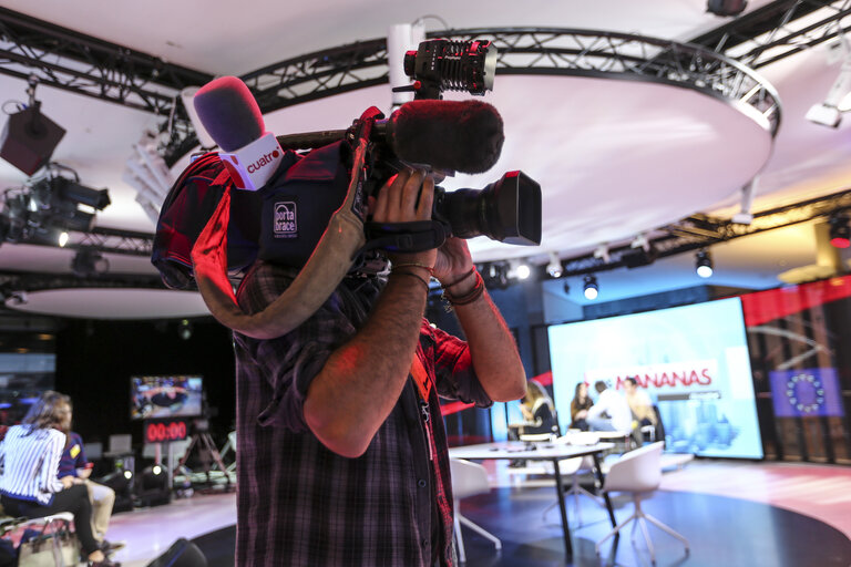 Photo 4 : Vox Box Studio set up for Spanish TV programme Las Mananas de Cuatro