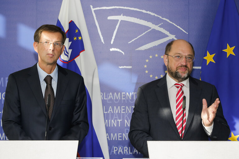 Fotogrāfija 10: Press Point following the meeting of Martin SCHULZ - EP President with Miroslav CERAR, Prime Minister of Slovenia