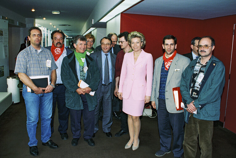 Foto 1: Meeting with trade union representatives on the closure of the Renault factory in Belgium