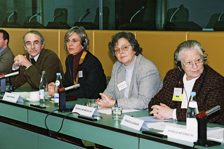 Foto 7: Committee on Women's Rights meeting at the European Parliament in Brussels