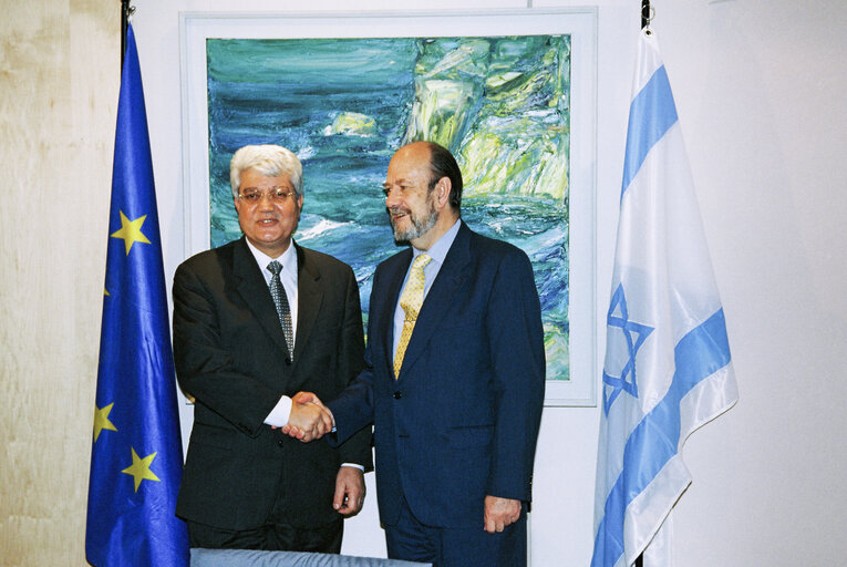 Fotografija 10: Visit of Israeli Foreign Minister David LEVY to the EP in Brussels - Meeting with EP President